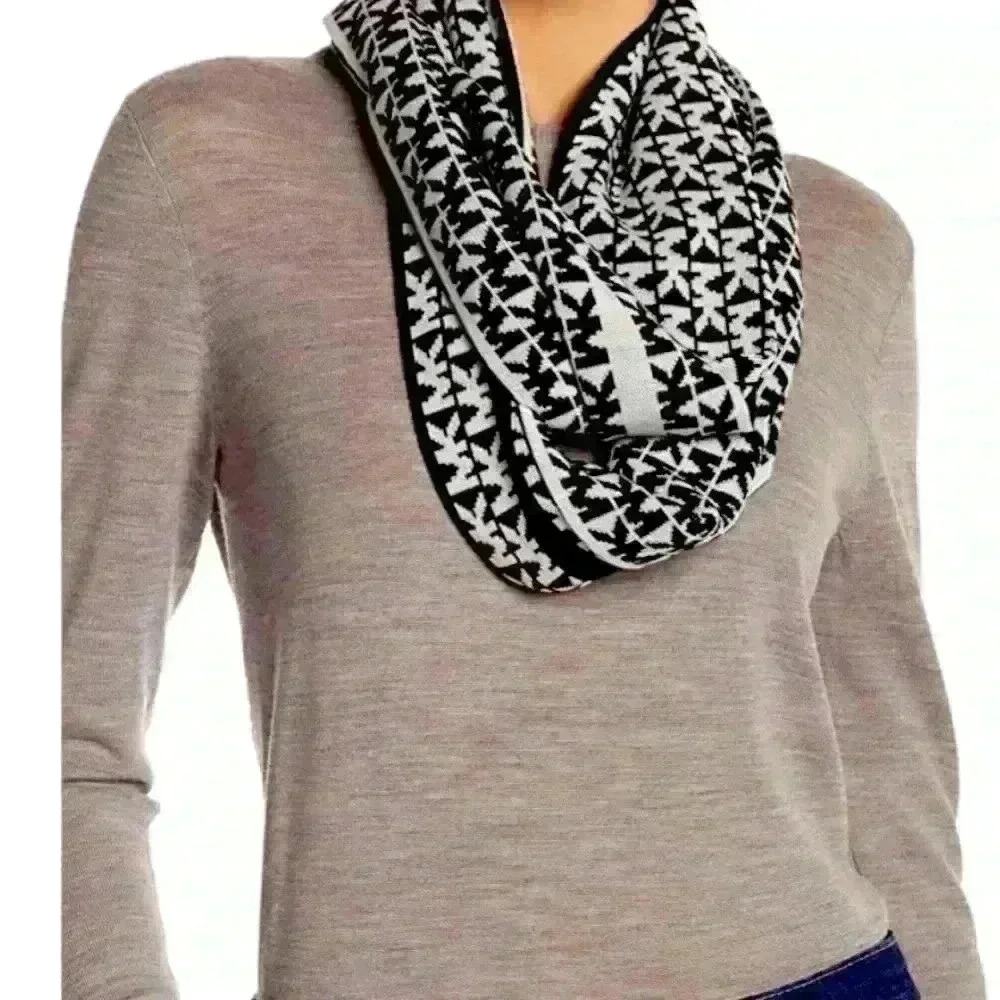 Michael Kors Womens Infinity Scarf Metallic Gold and Cream-NWOT